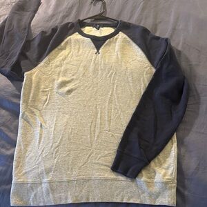 GAP Men's Gray and Navy Top